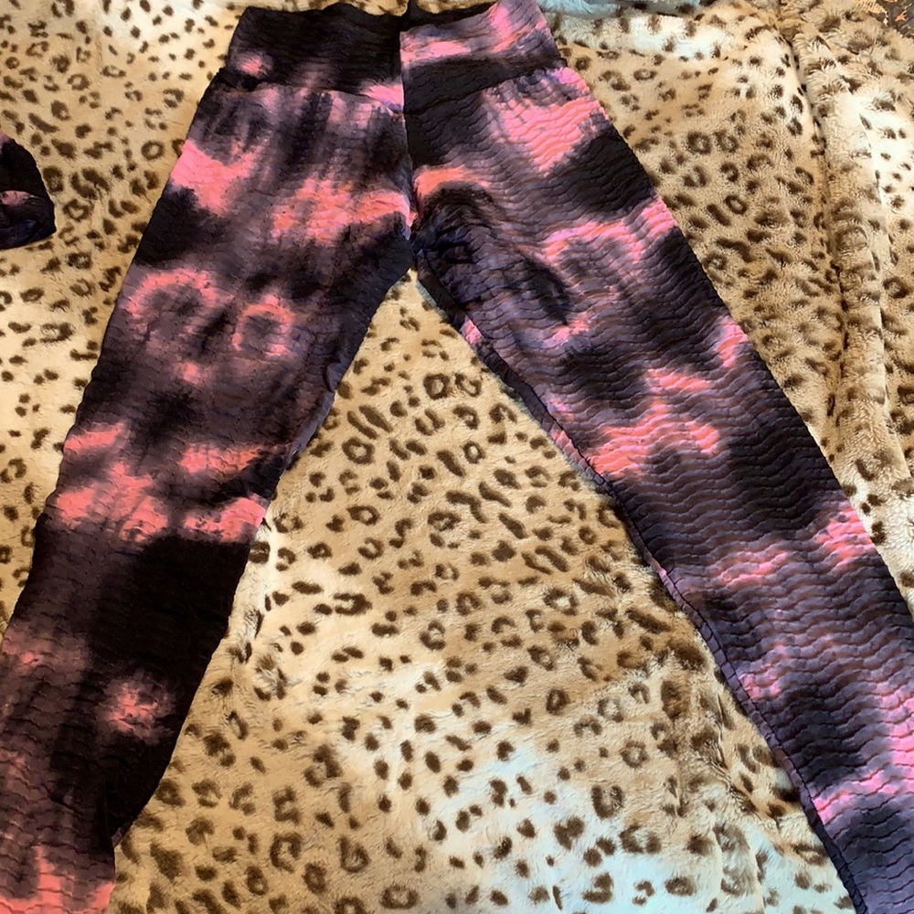 Booty by Brabants pink tie dye leggings